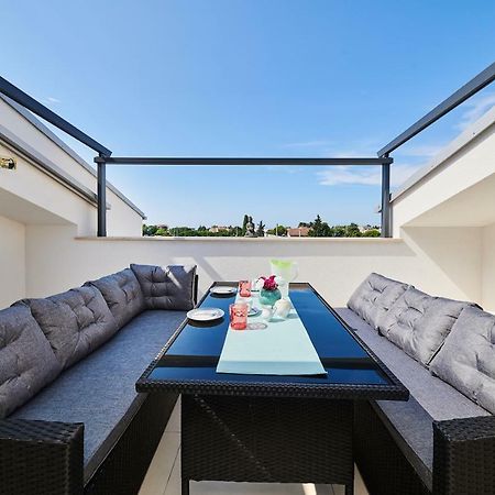 Ferienwohnung Sommer Новиград Экстерьер фото