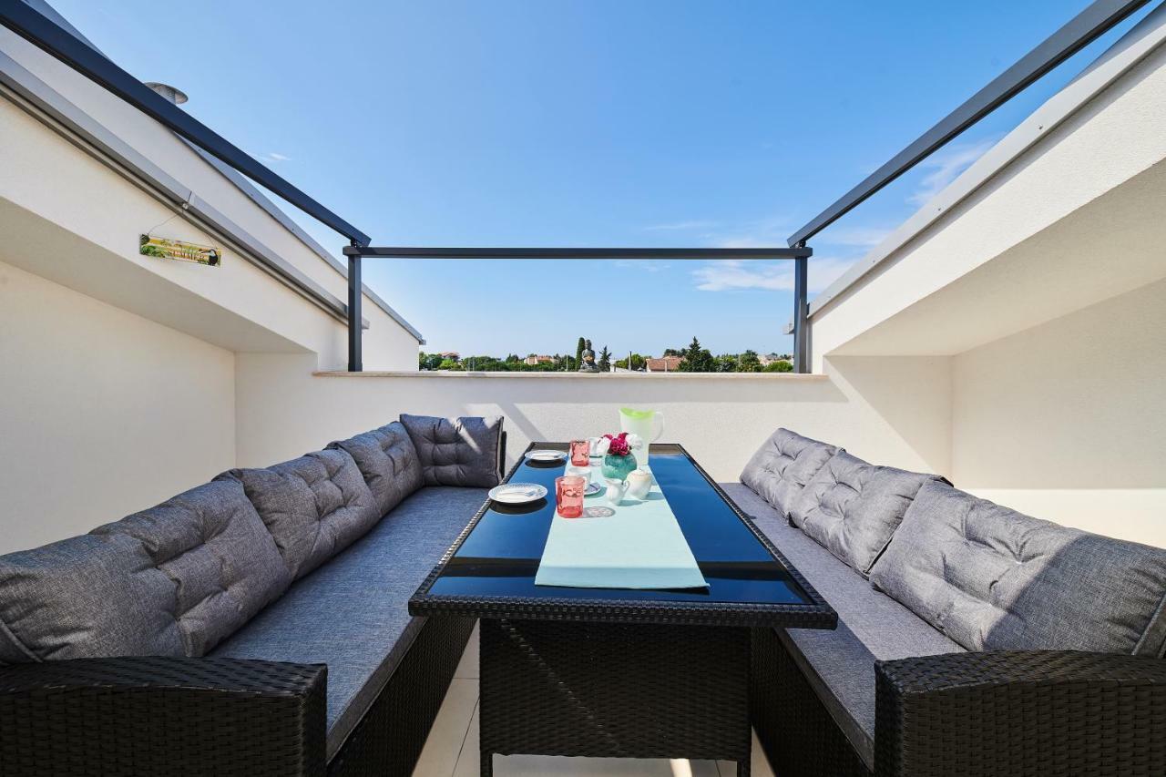 Ferienwohnung Sommer Новиград Экстерьер фото